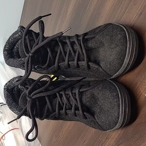 Ardene Size 9 Black Faux Wool Lace Up High Tops